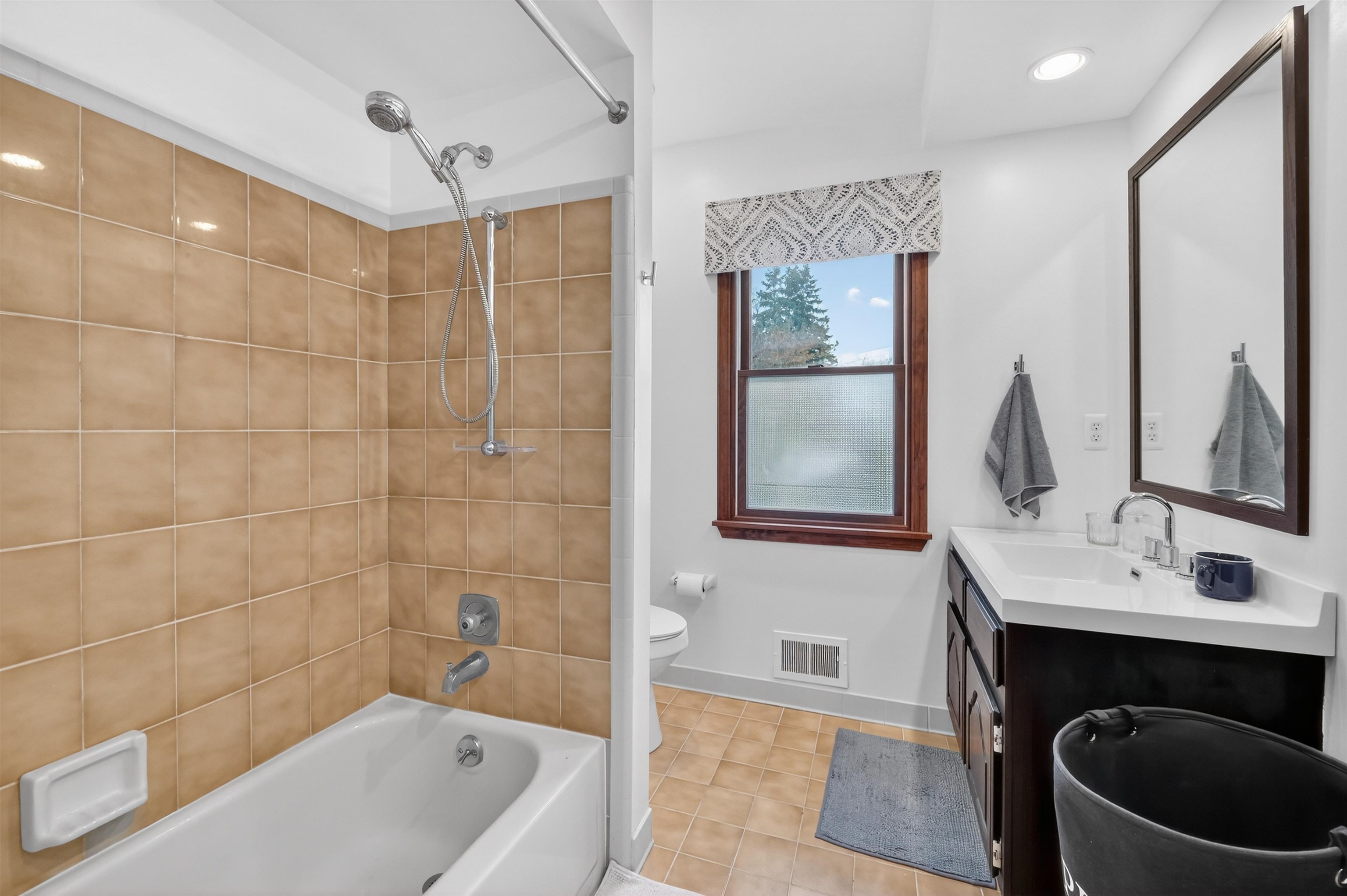 46922 Ben Franklin Drive, Shelby Twp, MI, 48315