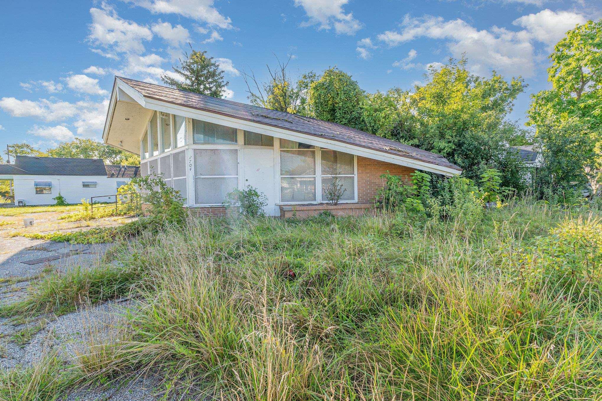 2704 Ruckle Street, Saginaw, MI, 48601