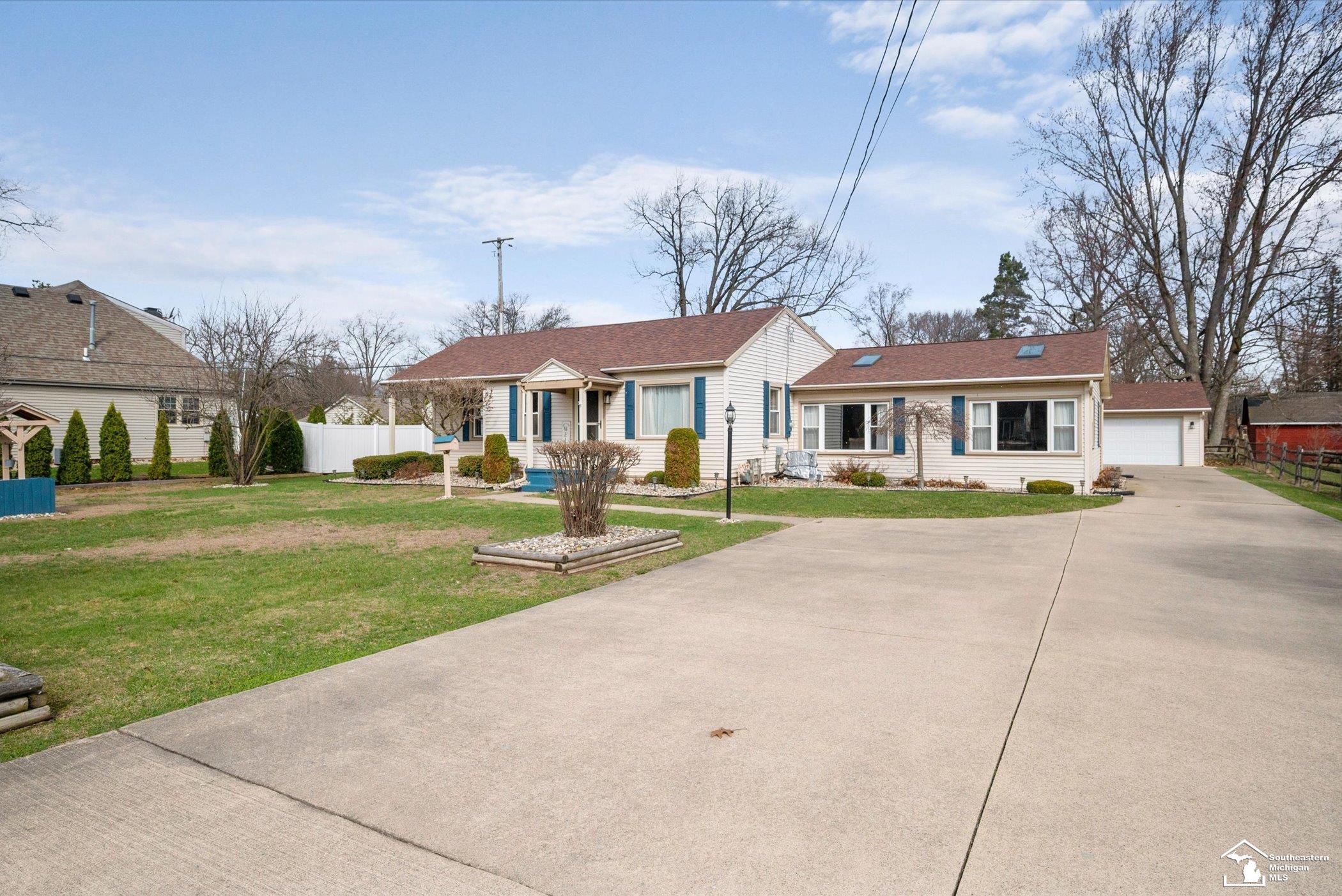 Homes for sale in Lambertville, MI | 3960 W Sterns Rd Rd, Lambertville, MI 48144 | MLS# 50201827