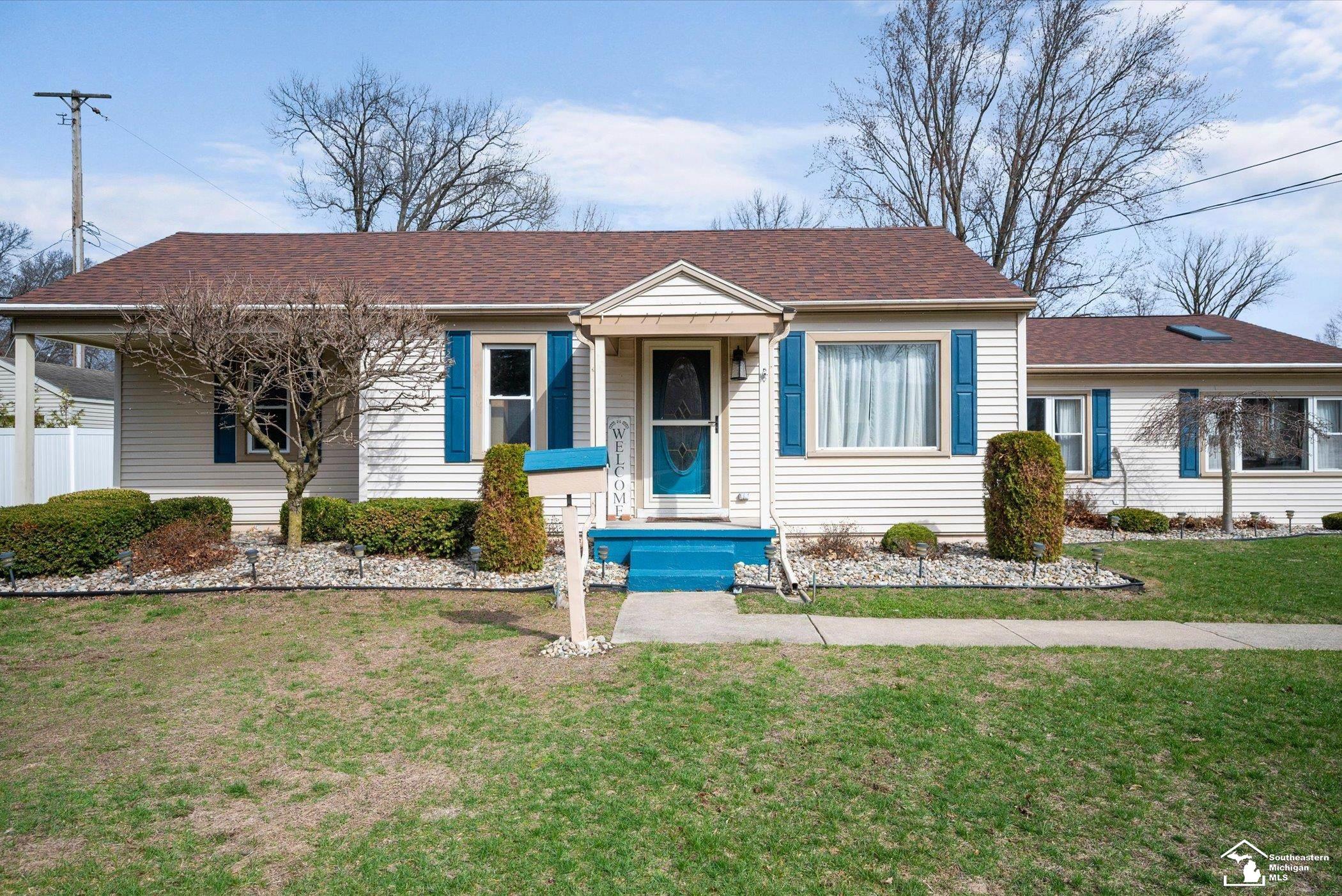 Homes for sale in Lambertville, MI | 3960 W Sterns Rd Rd, Lambertville, MI 48144 | MLS# 50201827