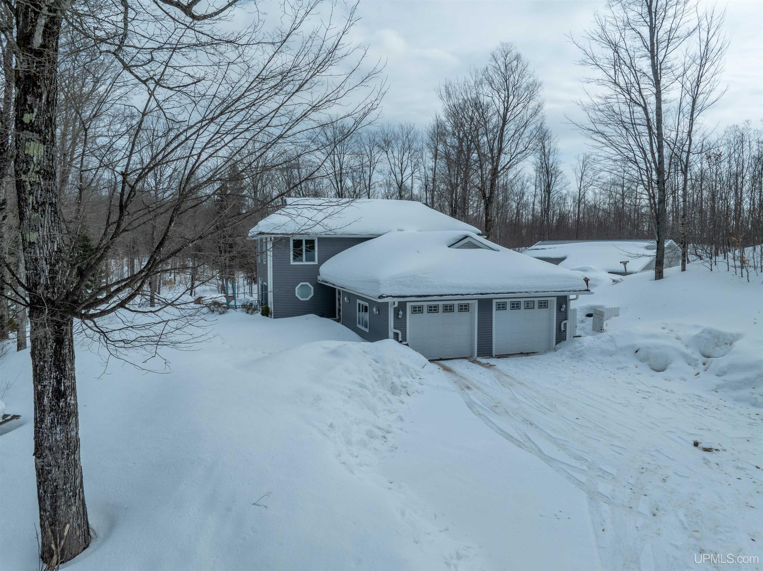 Homes for sale in Munising, MI | E9915 Old Indiantown Rd, Munising, MI 49862 | MLS# 50201851