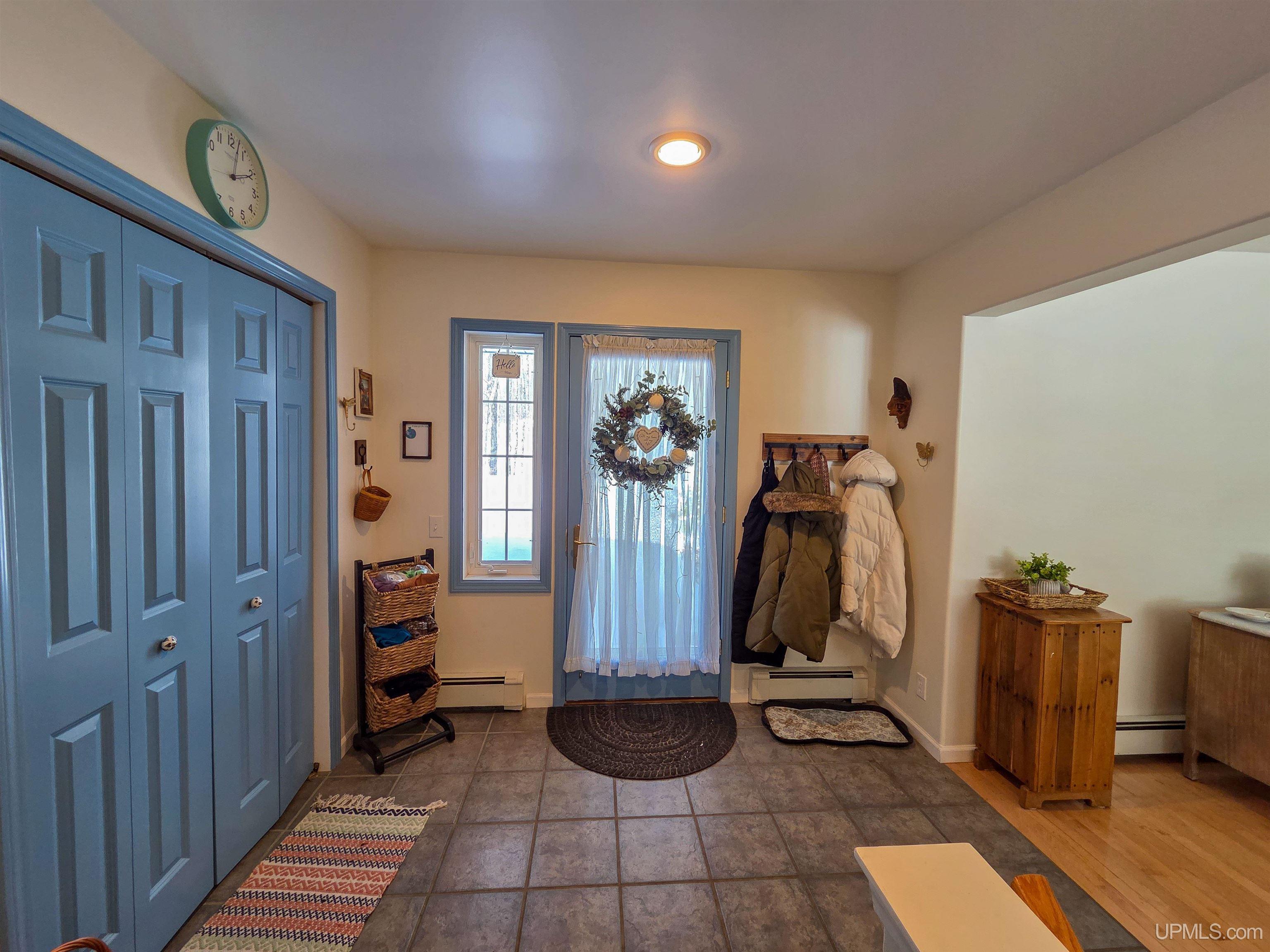 Homes for sale in Munising, MI | E9915 Old Indiantown Rd, Munising, MI 49862 | MLS# 50201851