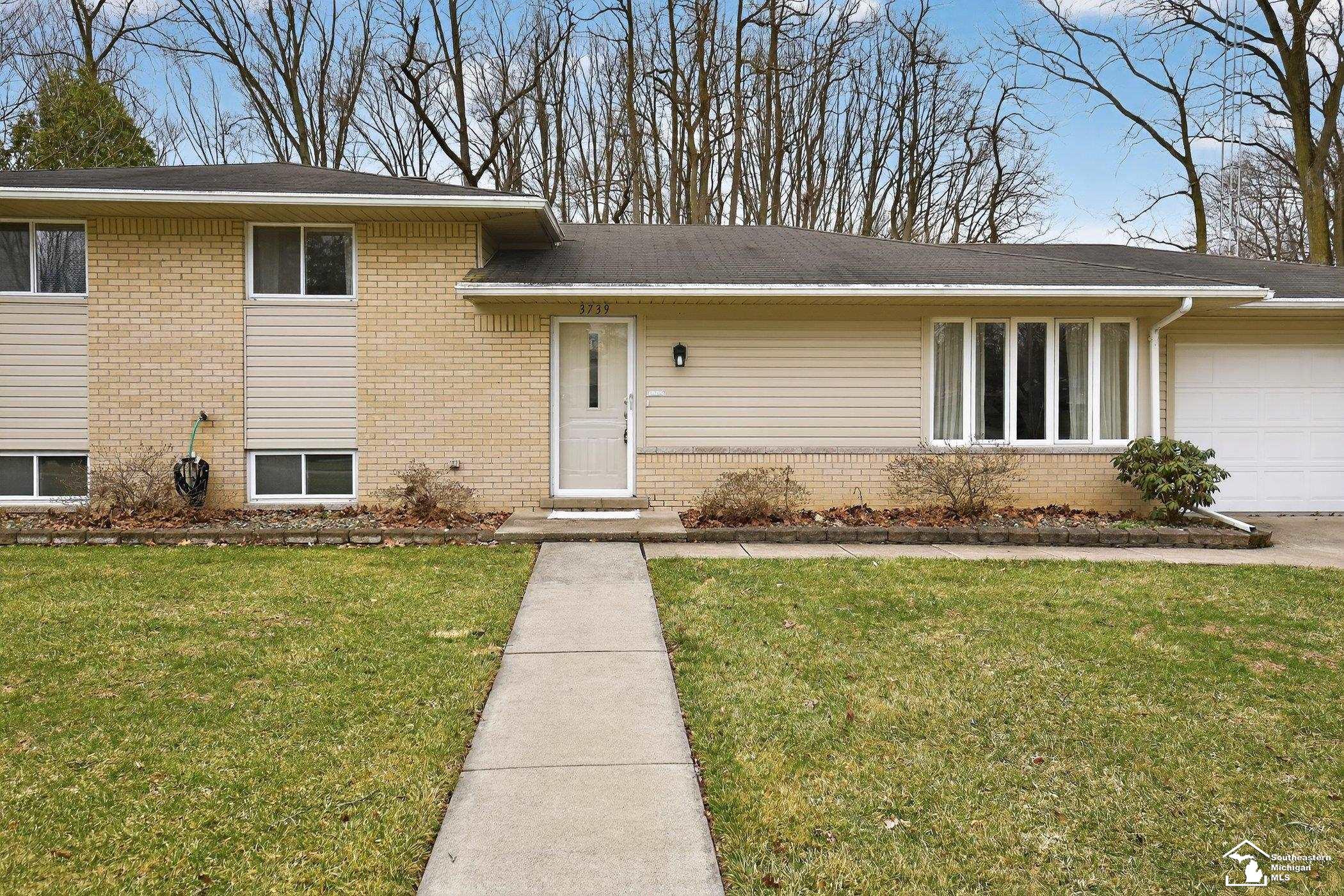 Homes for sale in Lambertville, MI | 3739 Ridgedale Ln, Lambertville, MI 48144 | MLS# 50201853