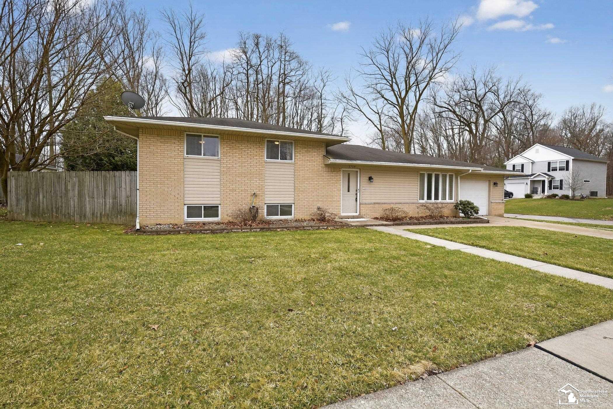 Homes for sale in Lambertville, MI | 3739 Ridgedale Ln, Lambertville, MI 48144 | MLS# 50201853