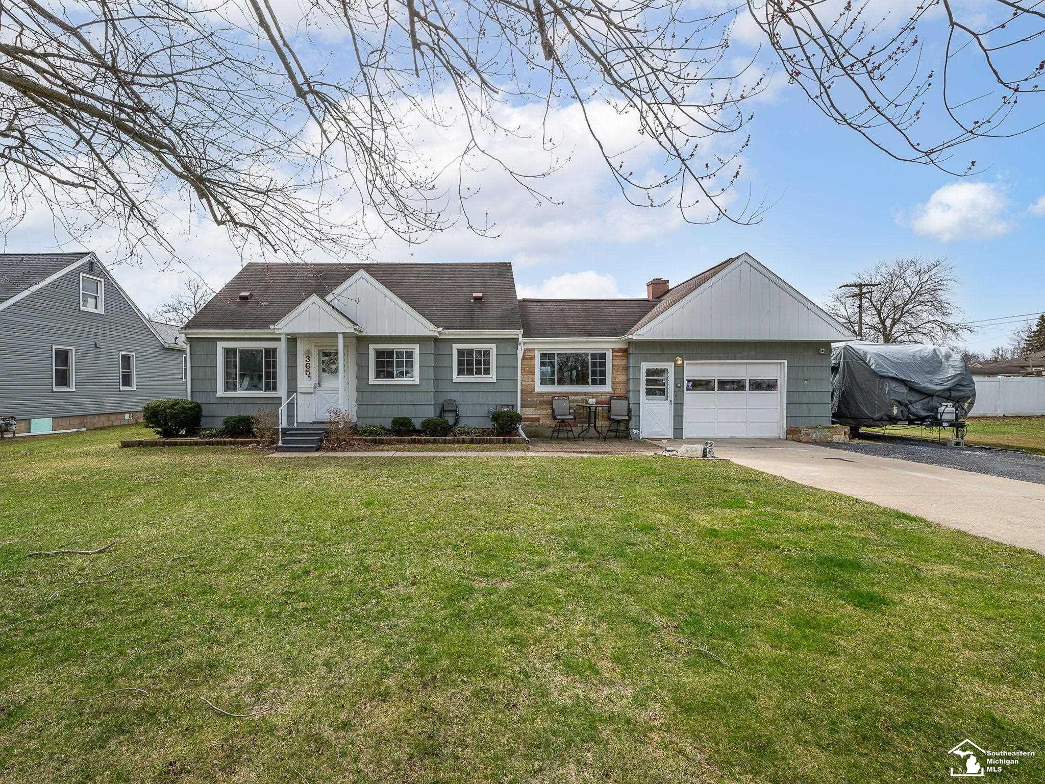 Homes for sale in Dundee, MI | 365 Sidney St, Dundee, MI 48131 | MLS# 50201896