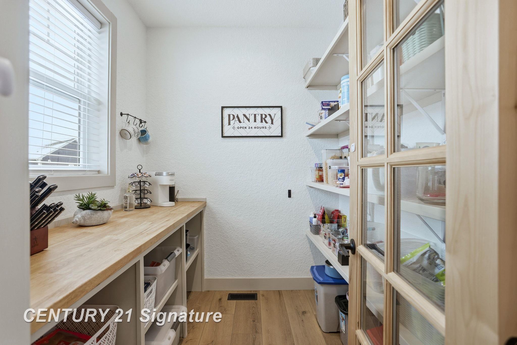 8442 Oakhill Drive, Freeland, MI, 48623