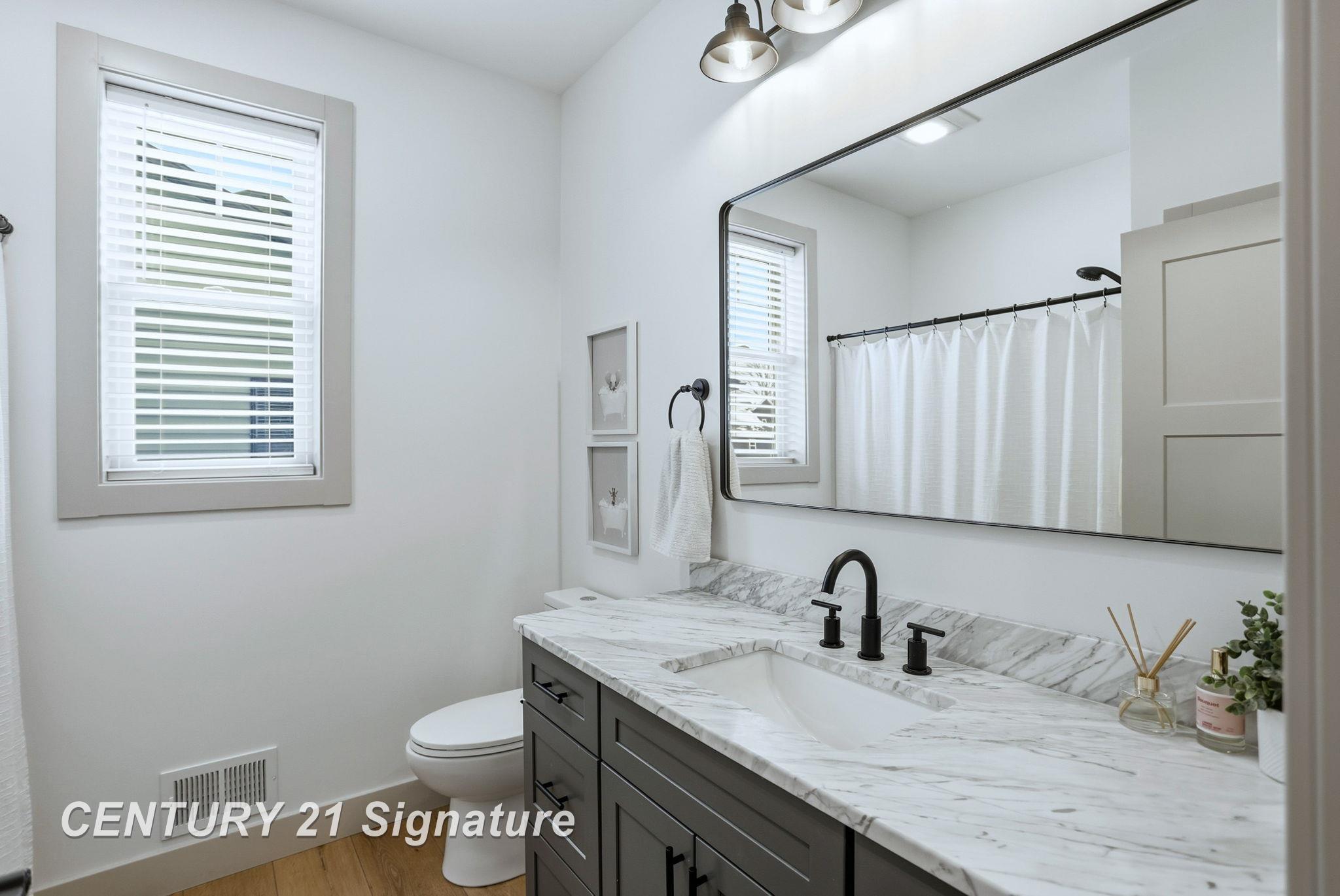 8442 Oakhill Drive, Freeland, MI, 48623