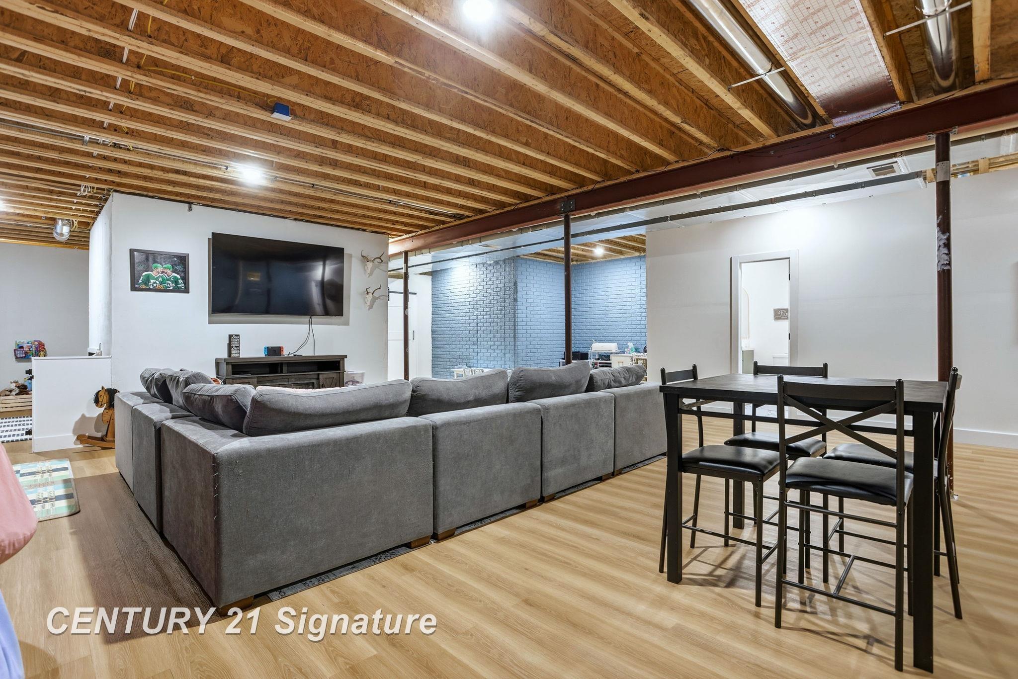 8442 Oakhill Drive, Freeland, MI, 48623