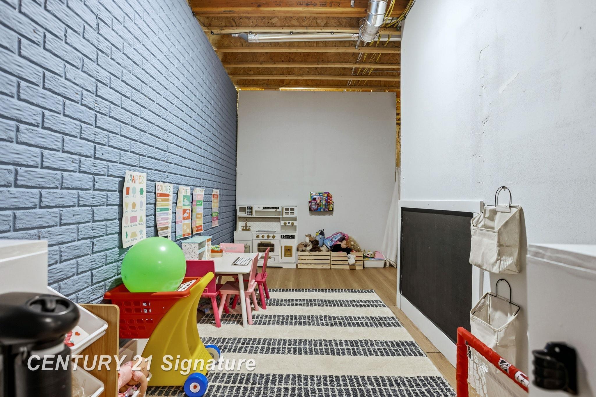 8442 Oakhill Drive, Freeland, MI, 48623