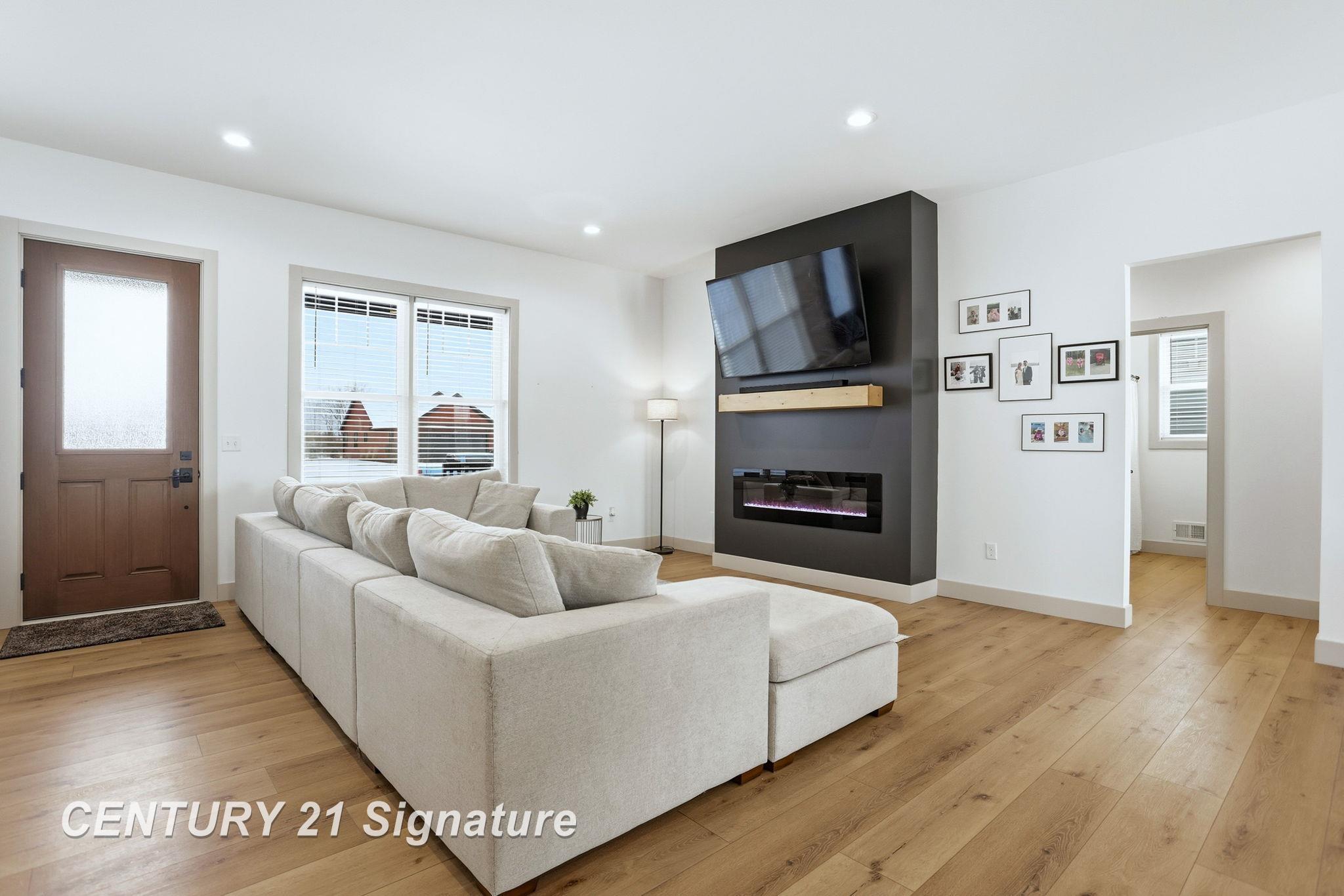 8442 Oakhill Drive, Freeland, MI, 48623