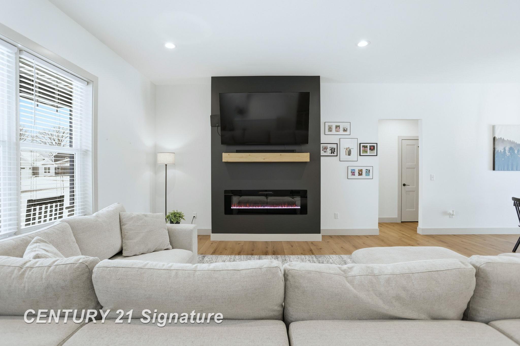 8442 Oakhill Drive, Freeland, MI, 48623