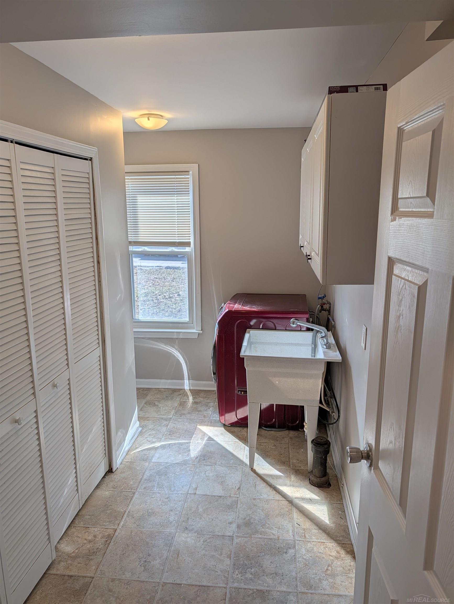 28827 Wauketa Avenue, Warren, MI, 48092