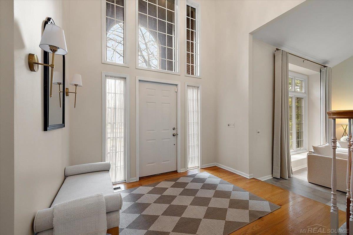 2757 W Bloomfield Oaks Drive, West Bloomfield, MI, 48324