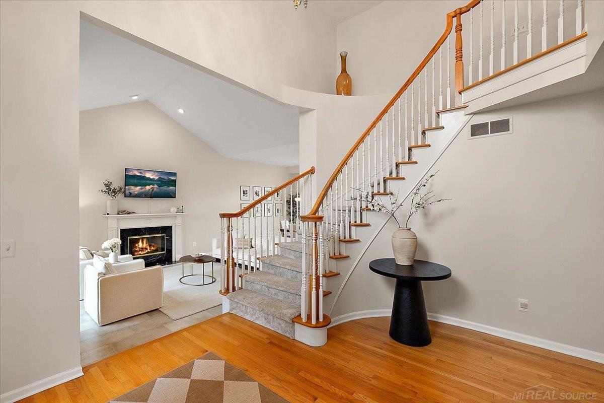 2757 W Bloomfield Oaks Drive, West Bloomfield, MI, 48324