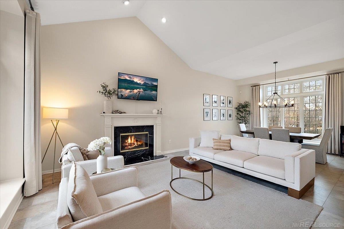 2757 W Bloomfield Oaks Drive, West Bloomfield, MI, 48324