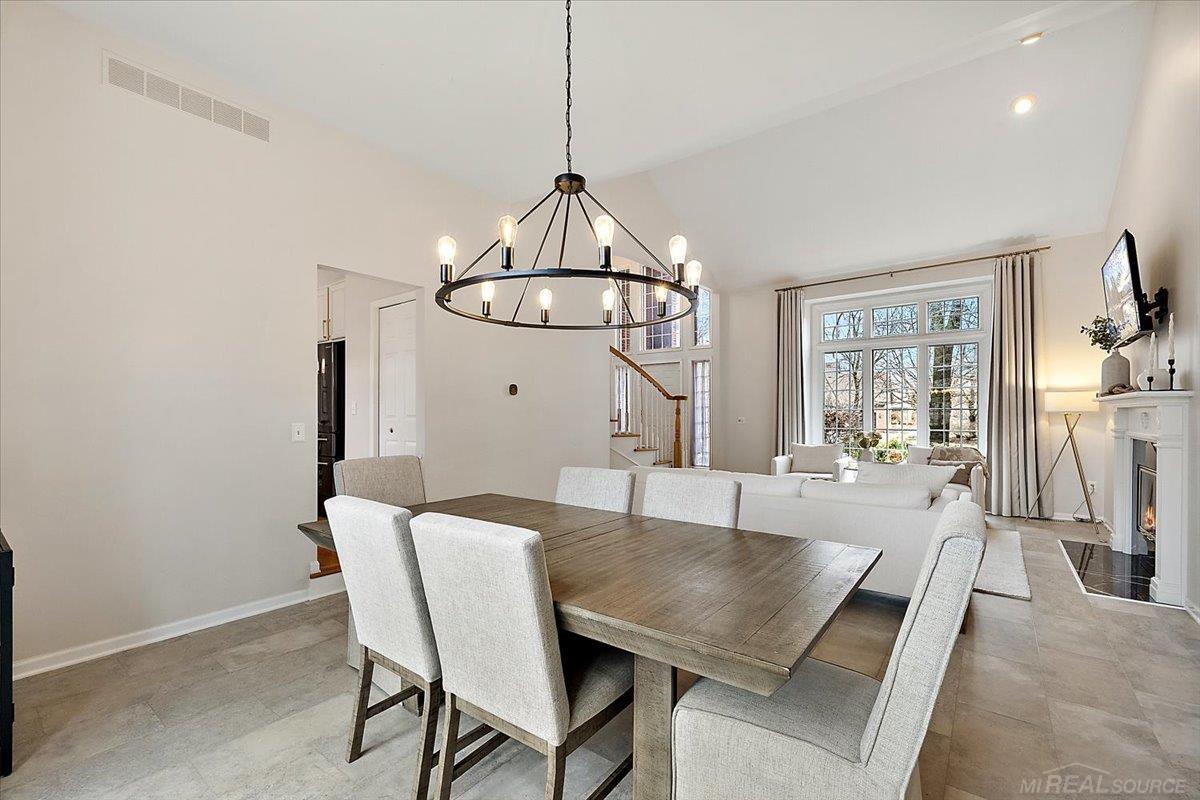 2757 W Bloomfield Oaks Drive, West Bloomfield, MI, 48324