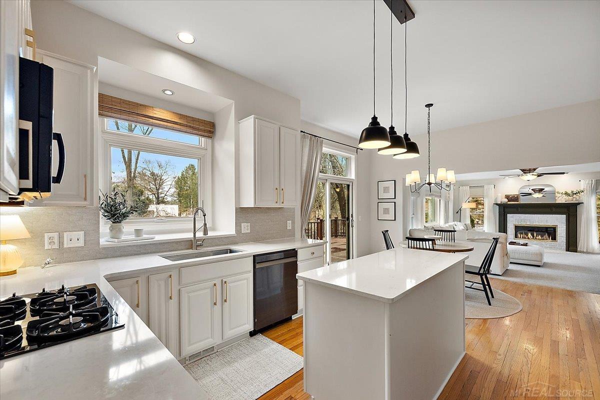 2757 W Bloomfield Oaks Drive, West Bloomfield, MI, 48324