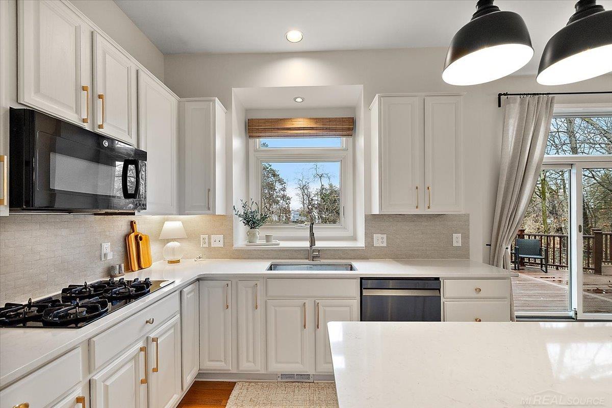 2757 W Bloomfield Oaks Drive, West Bloomfield, MI, 48324