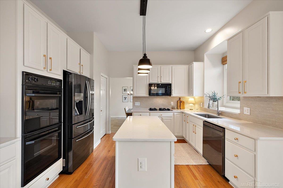 2757 W Bloomfield Oaks Drive, West Bloomfield, MI, 48324