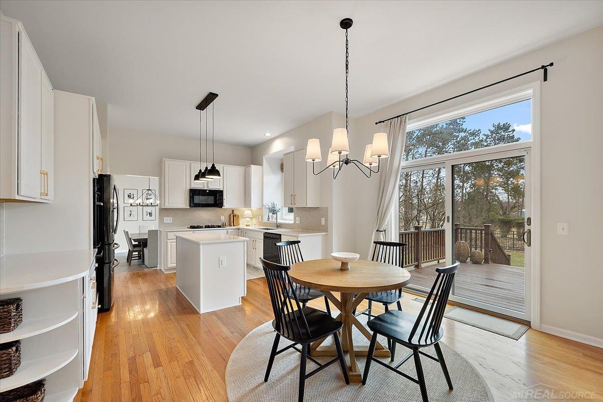 2757 W Bloomfield Oaks Drive, West Bloomfield, MI, 48324