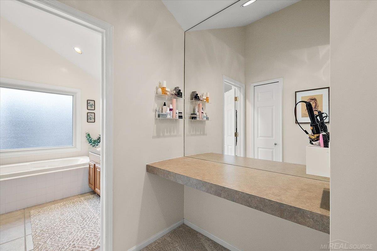 2757 W Bloomfield Oaks Drive, West Bloomfield, MI, 48324