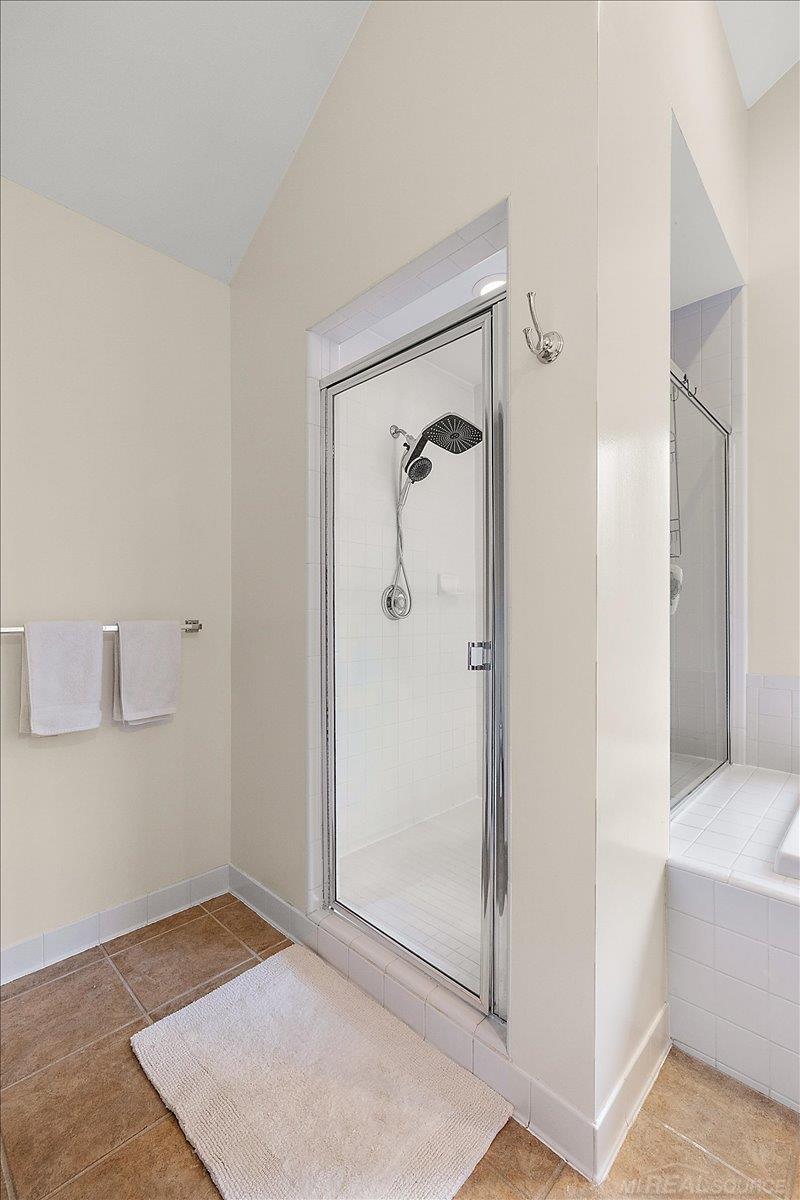 2757 W Bloomfield Oaks Drive, West Bloomfield, MI, 48324