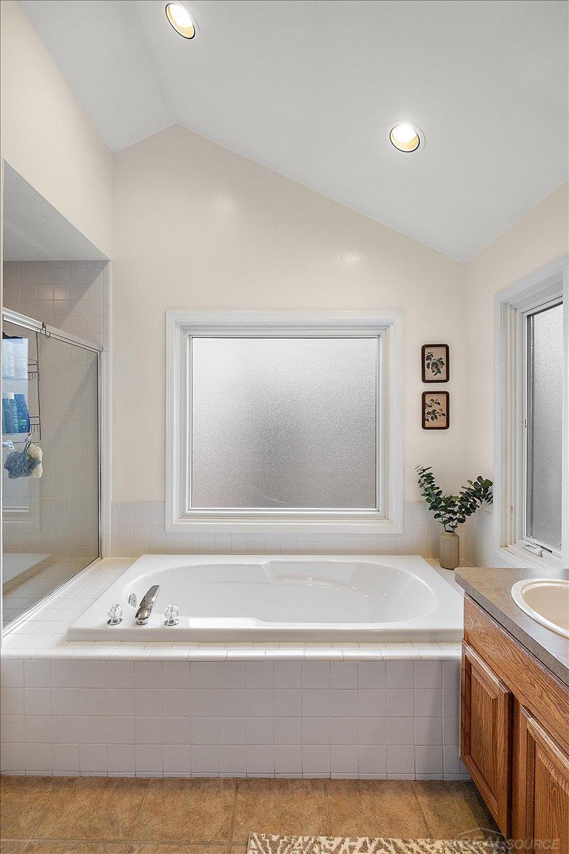 2757 W Bloomfield Oaks Drive, West Bloomfield, MI, 48324