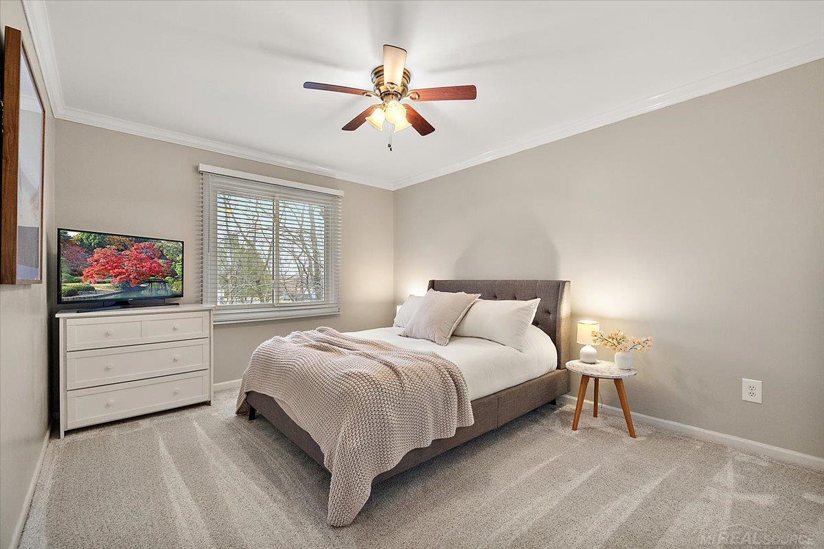 2757 W Bloomfield Oaks Drive, West Bloomfield, MI, 48324