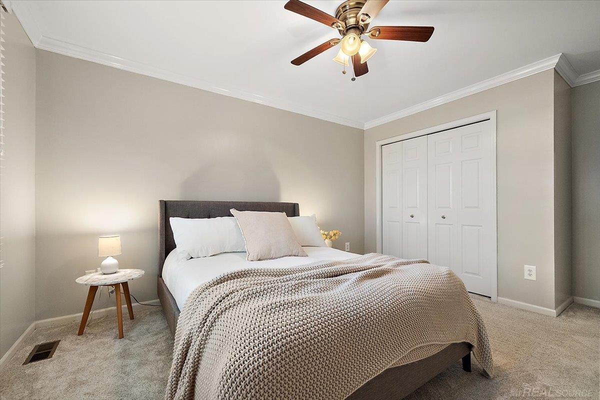 2757 W Bloomfield Oaks Drive, West Bloomfield, MI, 48324