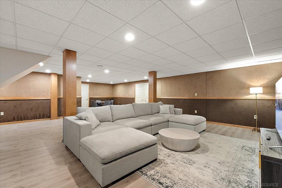 2757 W Bloomfield Oaks Drive, West Bloomfield, MI, 48324