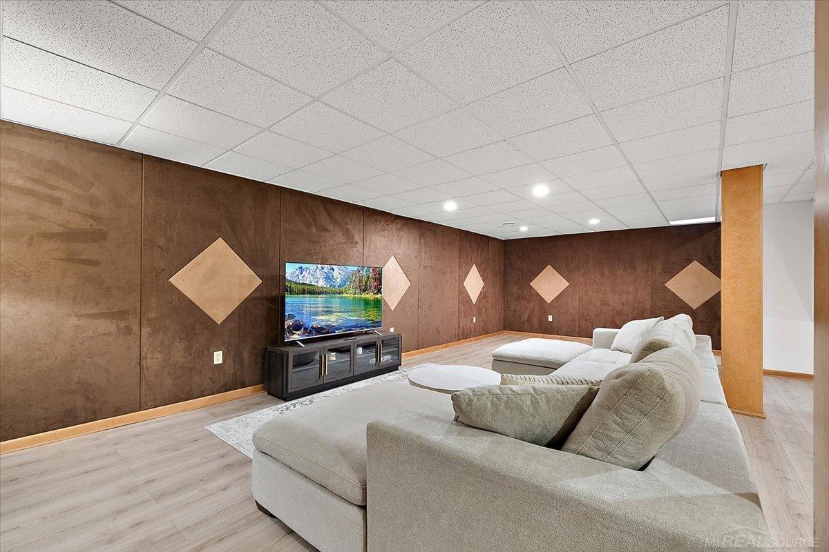 2757 W Bloomfield Oaks Drive, West Bloomfield, MI, 48324