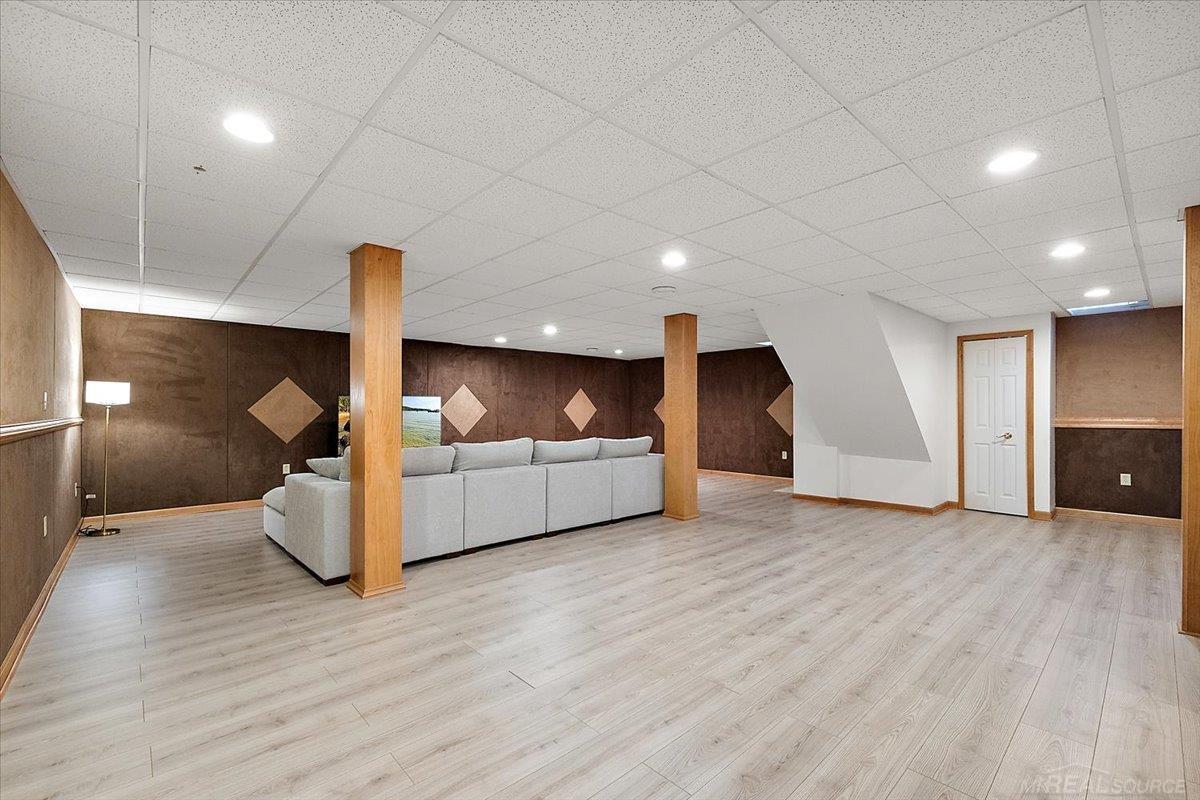 2757 W Bloomfield Oaks Drive, West Bloomfield, MI, 48324