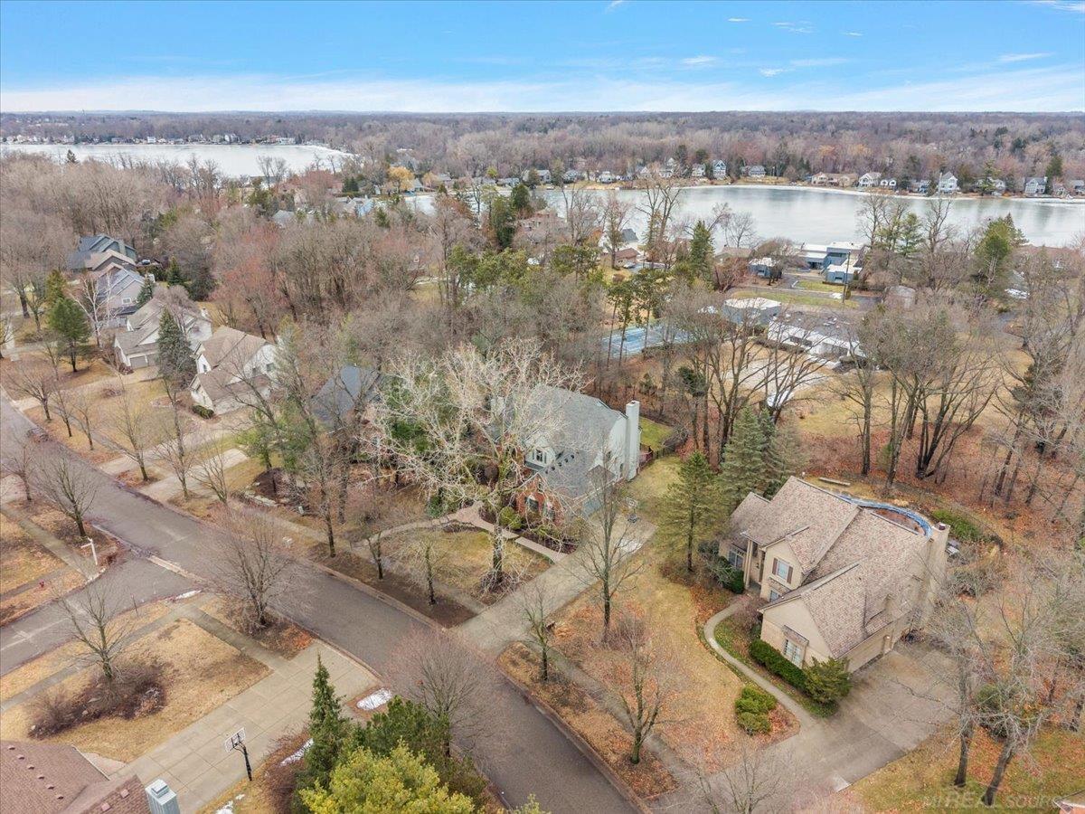 2757 W Bloomfield Oaks Drive, West Bloomfield, MI, 48324