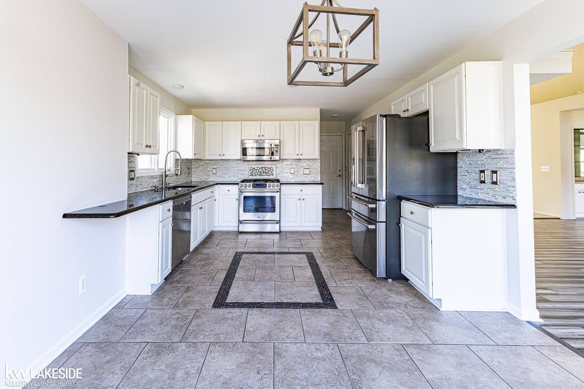 57289 Yorkshire Drive, Washington, MI, 48094