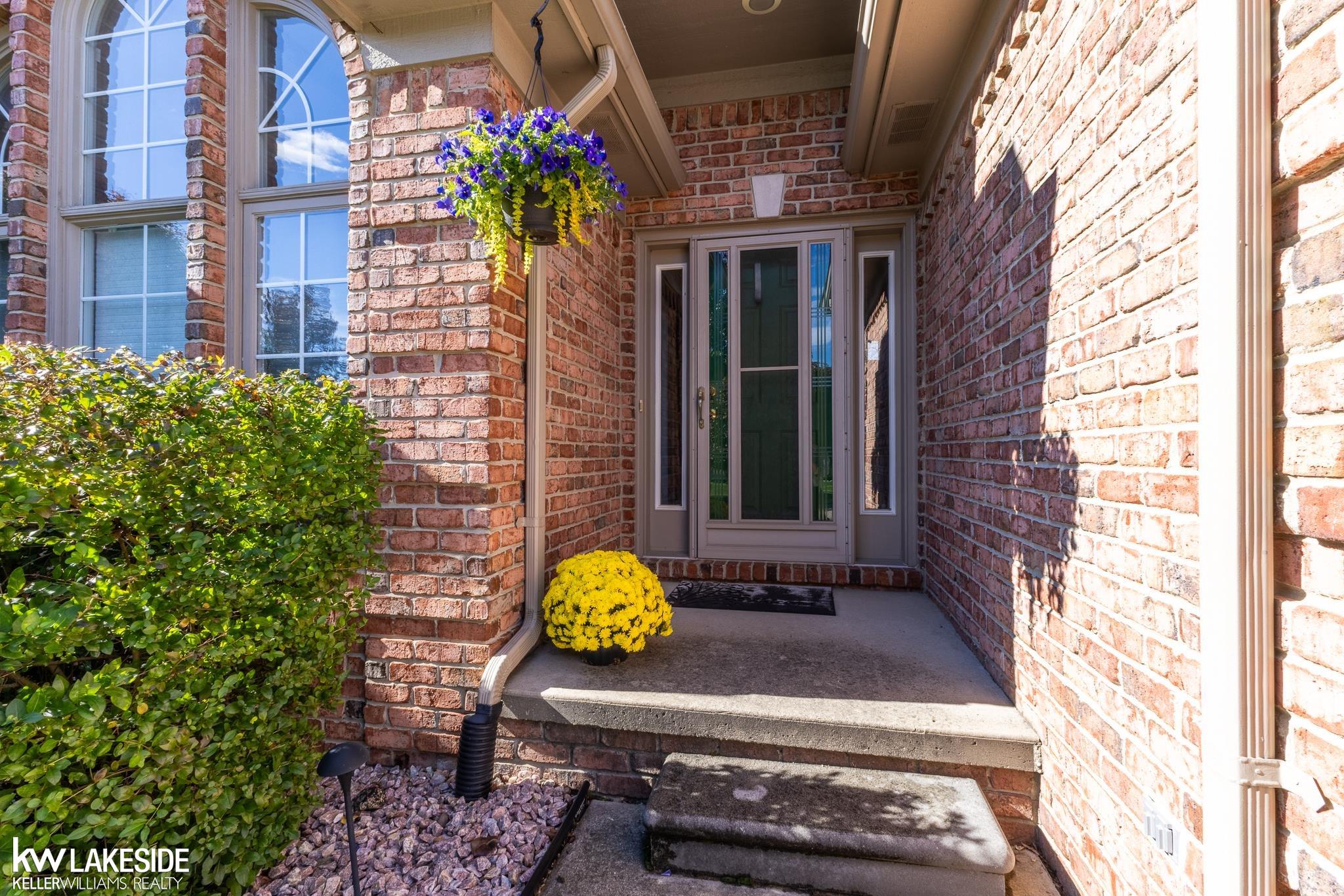 57289 Yorkshire Drive, Washington, MI, 48094