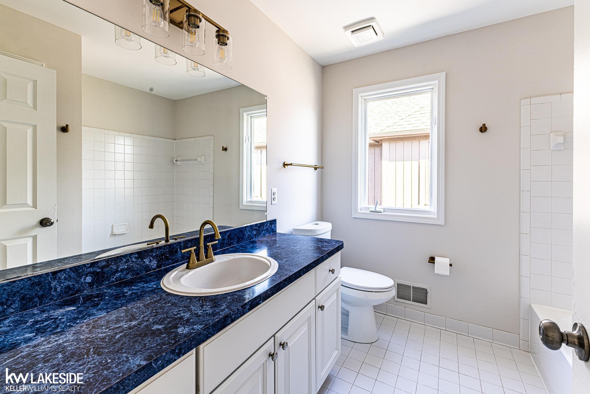 57289 Yorkshire Drive, Washington, MI, 48094