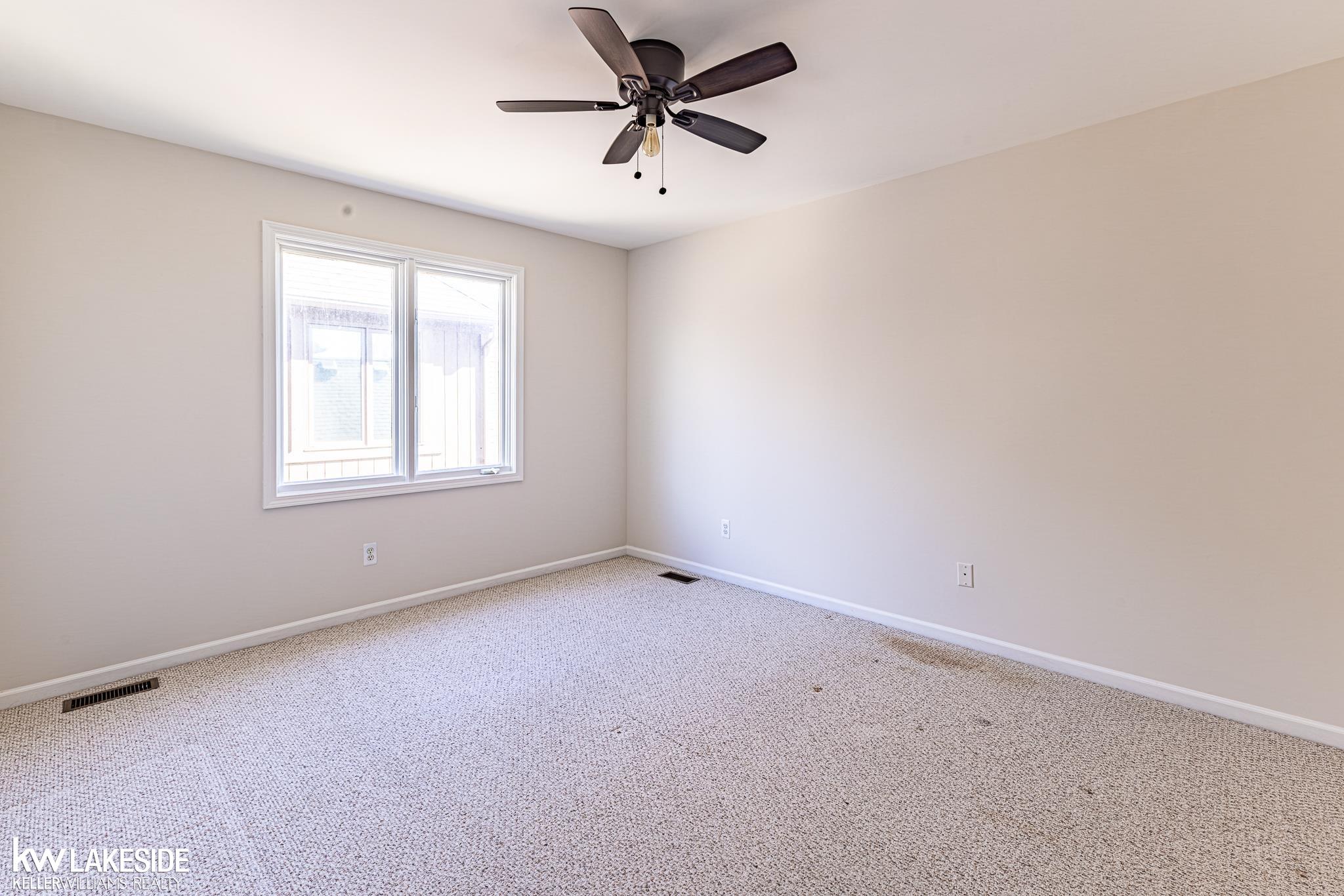 57289 Yorkshire Drive, Washington, MI, 48094