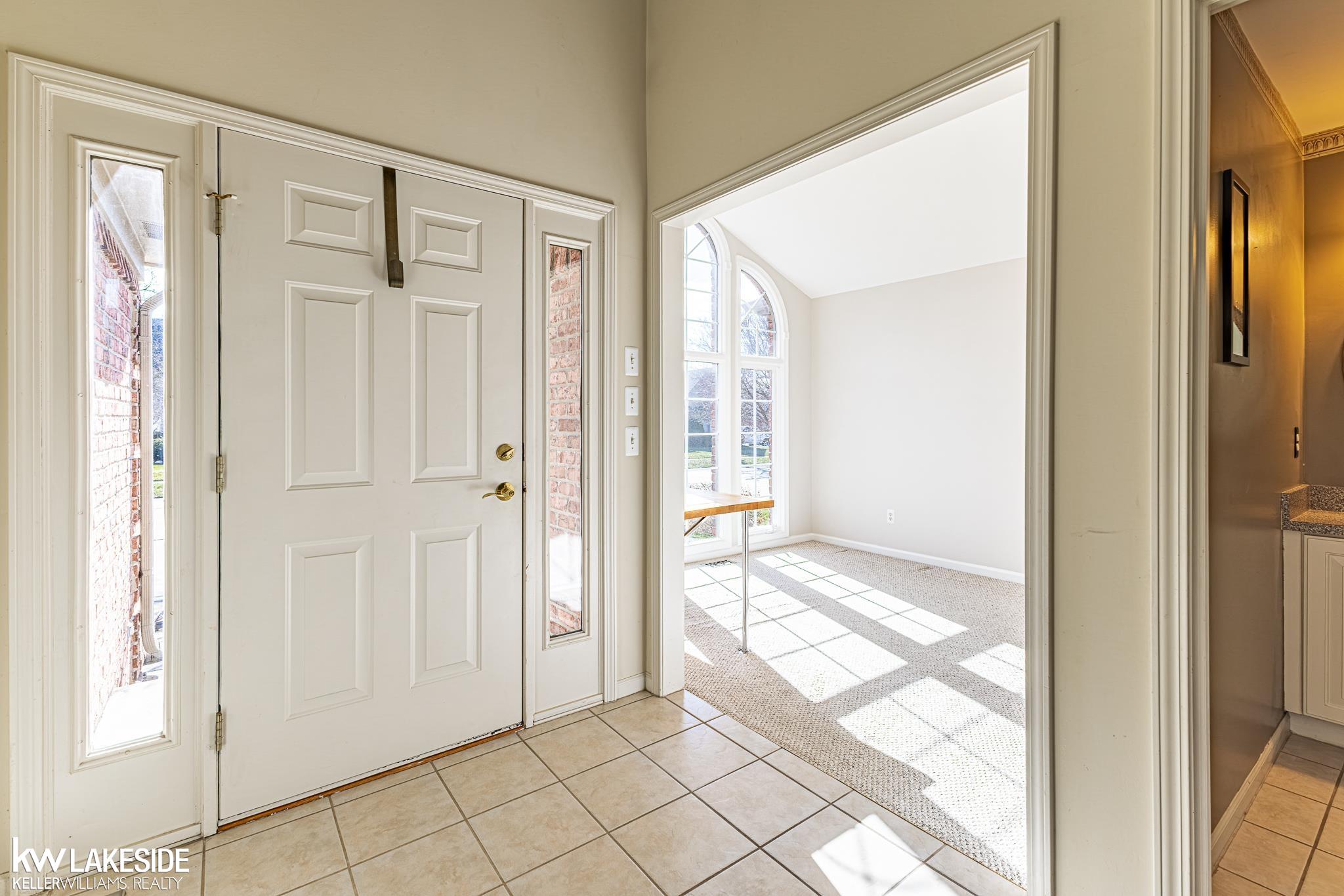 57289 Yorkshire Drive, Washington, MI, 48094