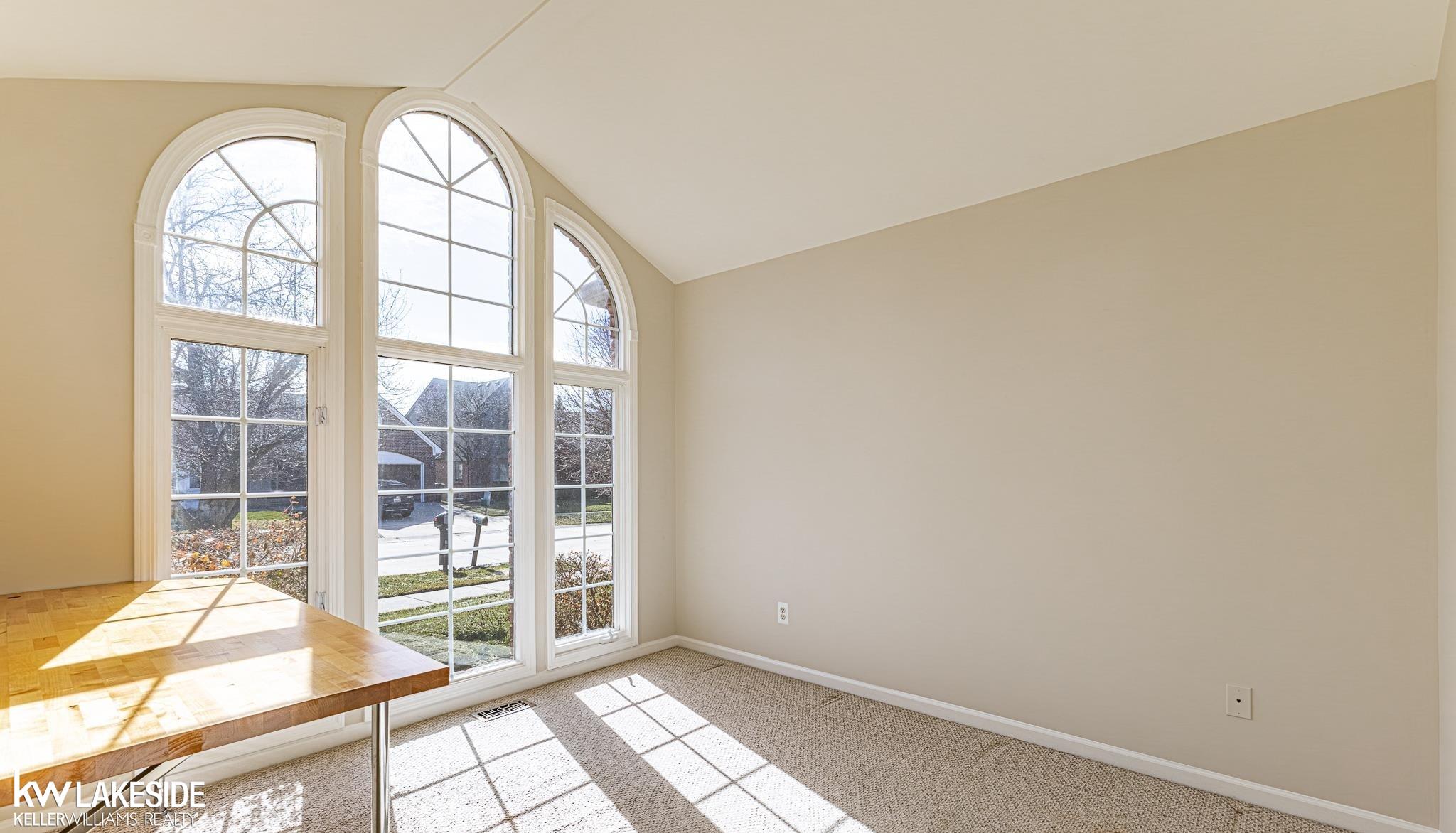 57289 Yorkshire Drive, Washington, MI, 48094