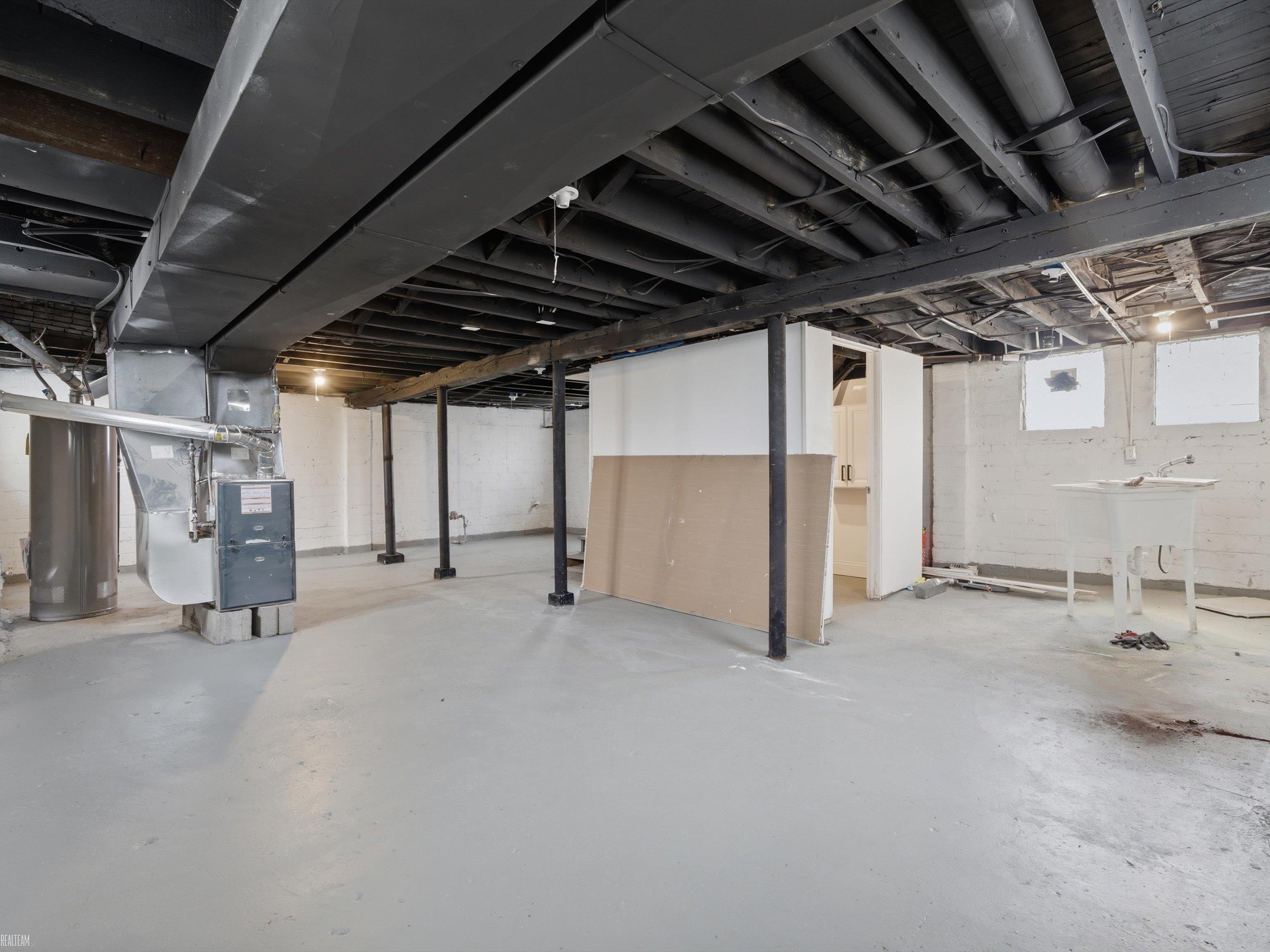 2334 Highland Street, Detroit, MI, 48206