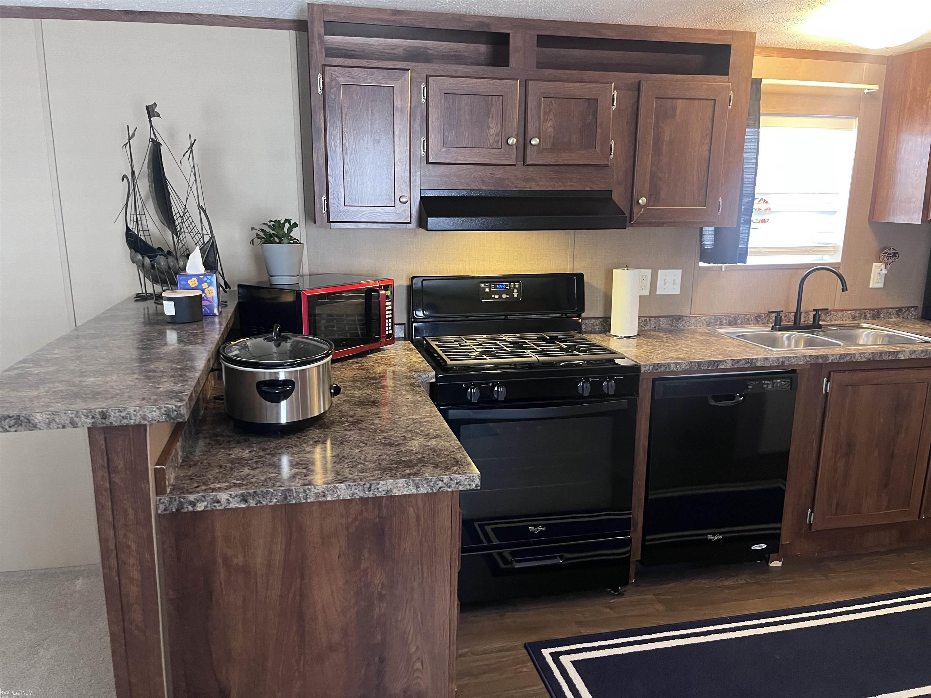 Homes for sale in Clinton Township, MI | 15949 Charlemagne Ave, Clinton Township, MI 48038 | MLS# 50202044