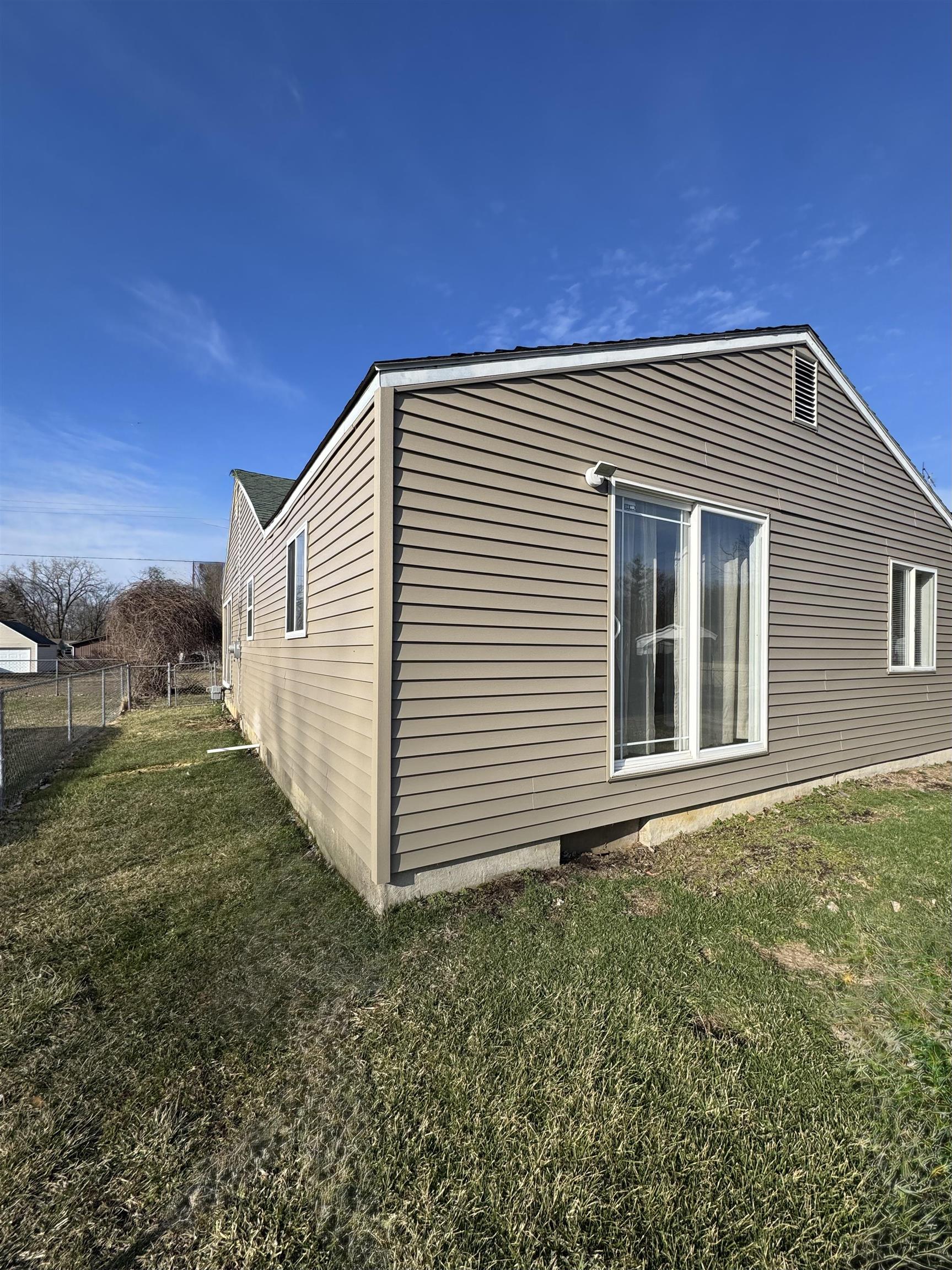 3rd image of 1306 Garfield St, Mount Morris, MI 48458 | MLS# 5050202046