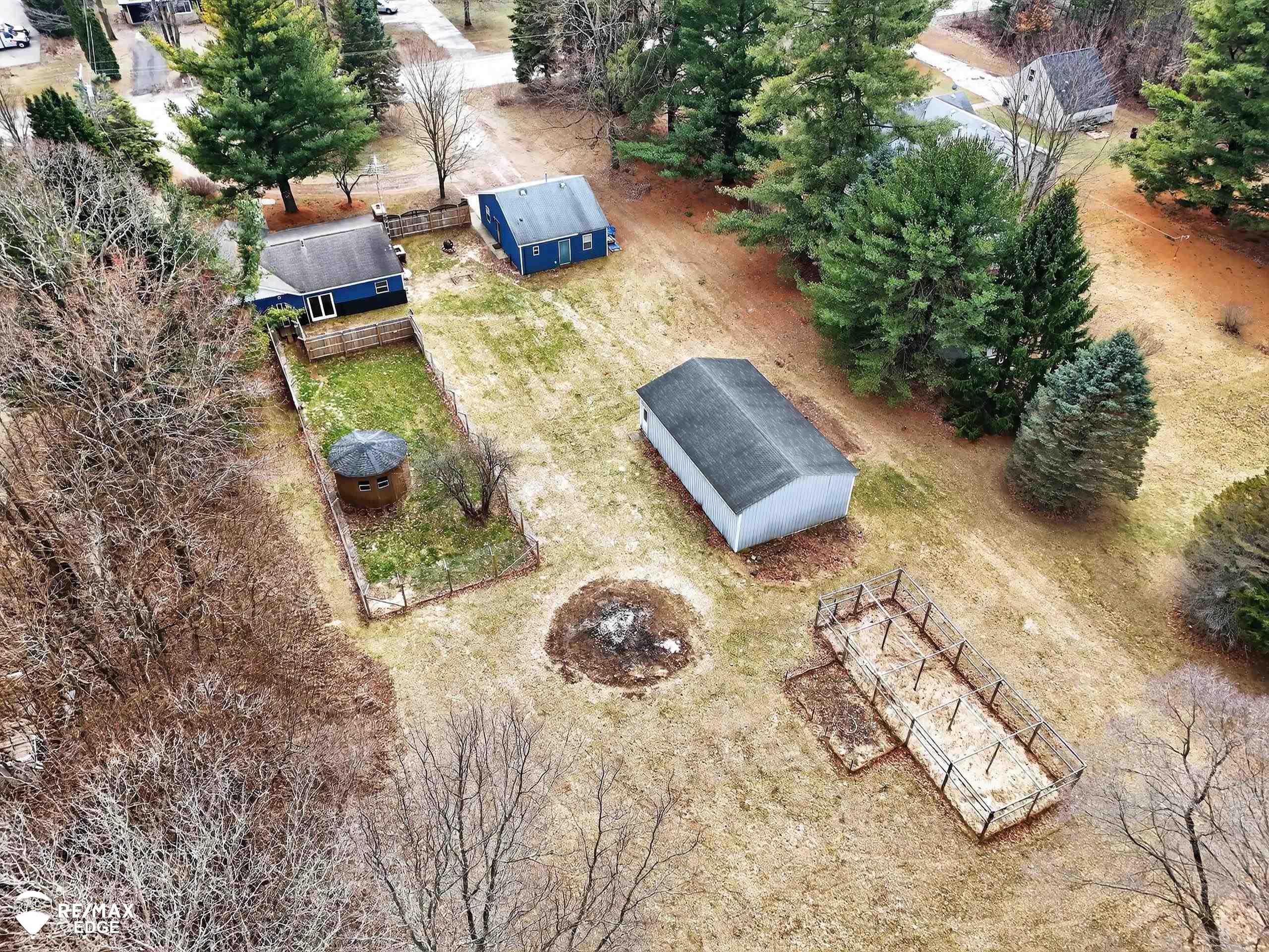 494 W Barnes Lake Road photo 2