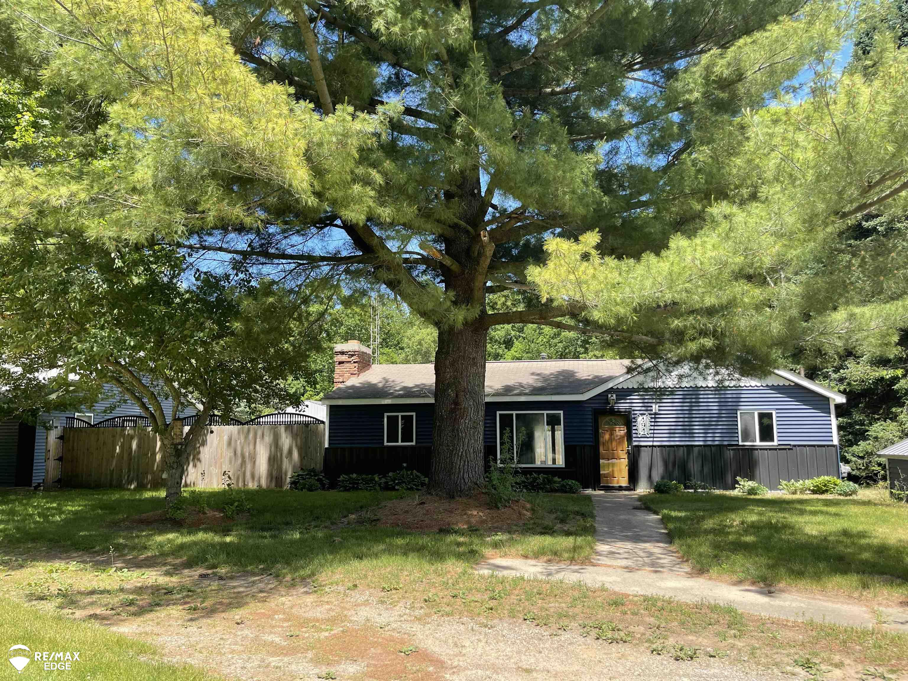 494 W Barnes Lake Road photo 3