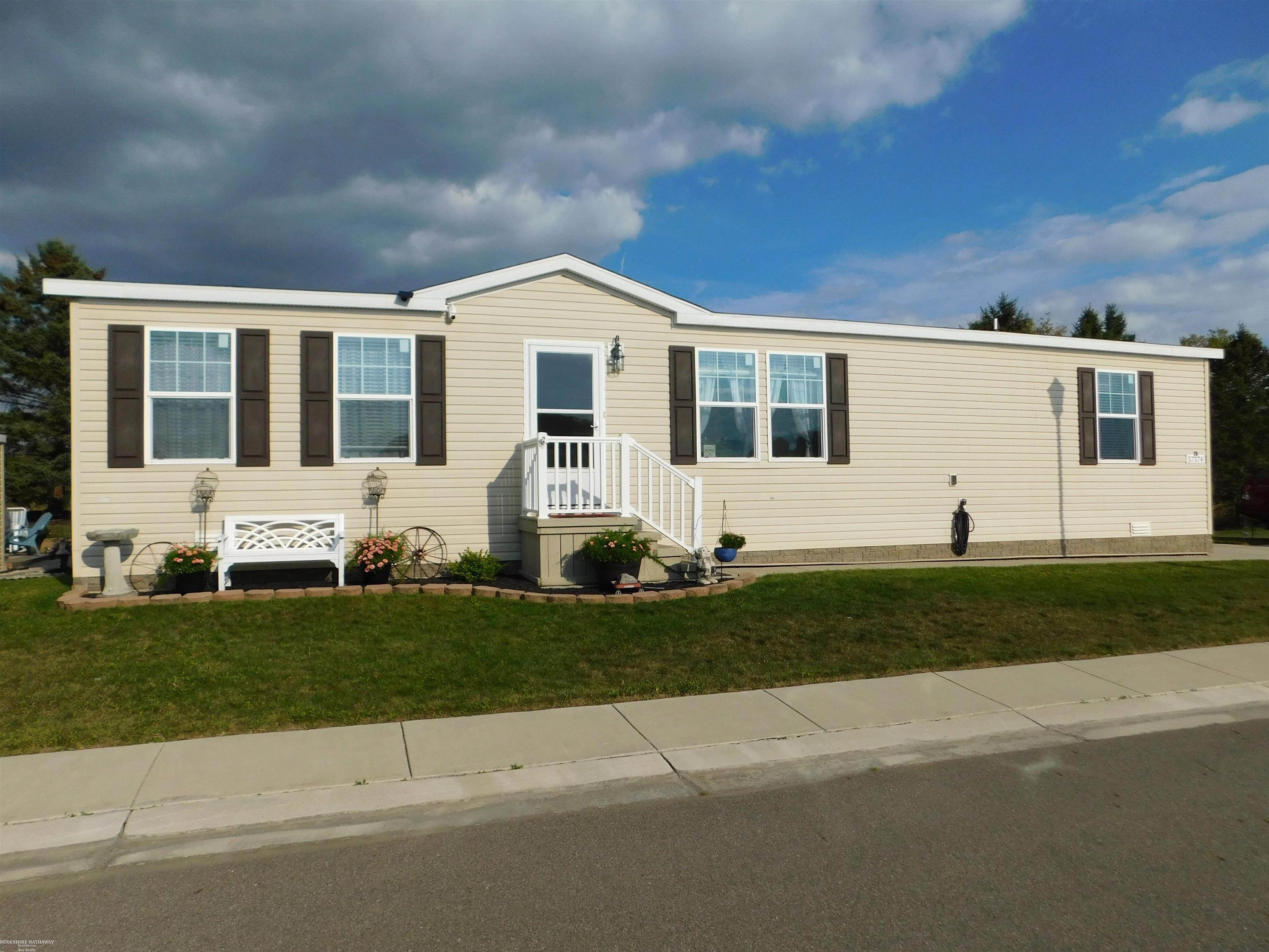 57574 Sawyer Court, Lenox, MI, 48048