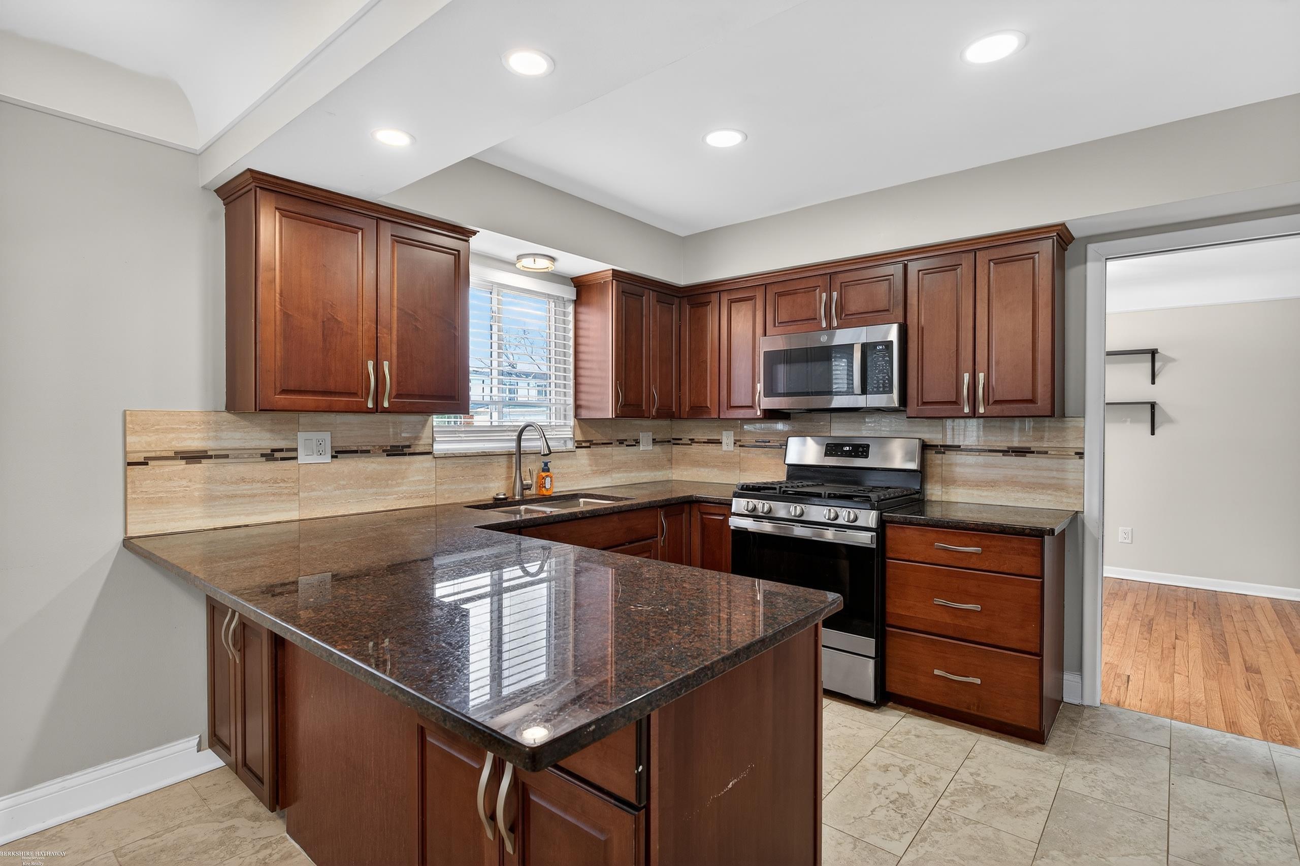 32645 Northampton Drive, Warren, MI, 48093