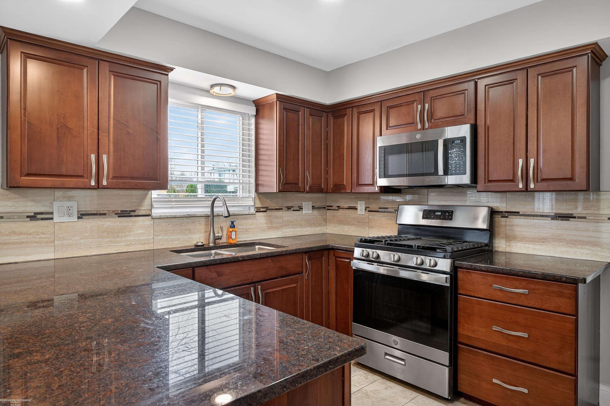 32645 Northampton Drive, Warren, MI, 48093