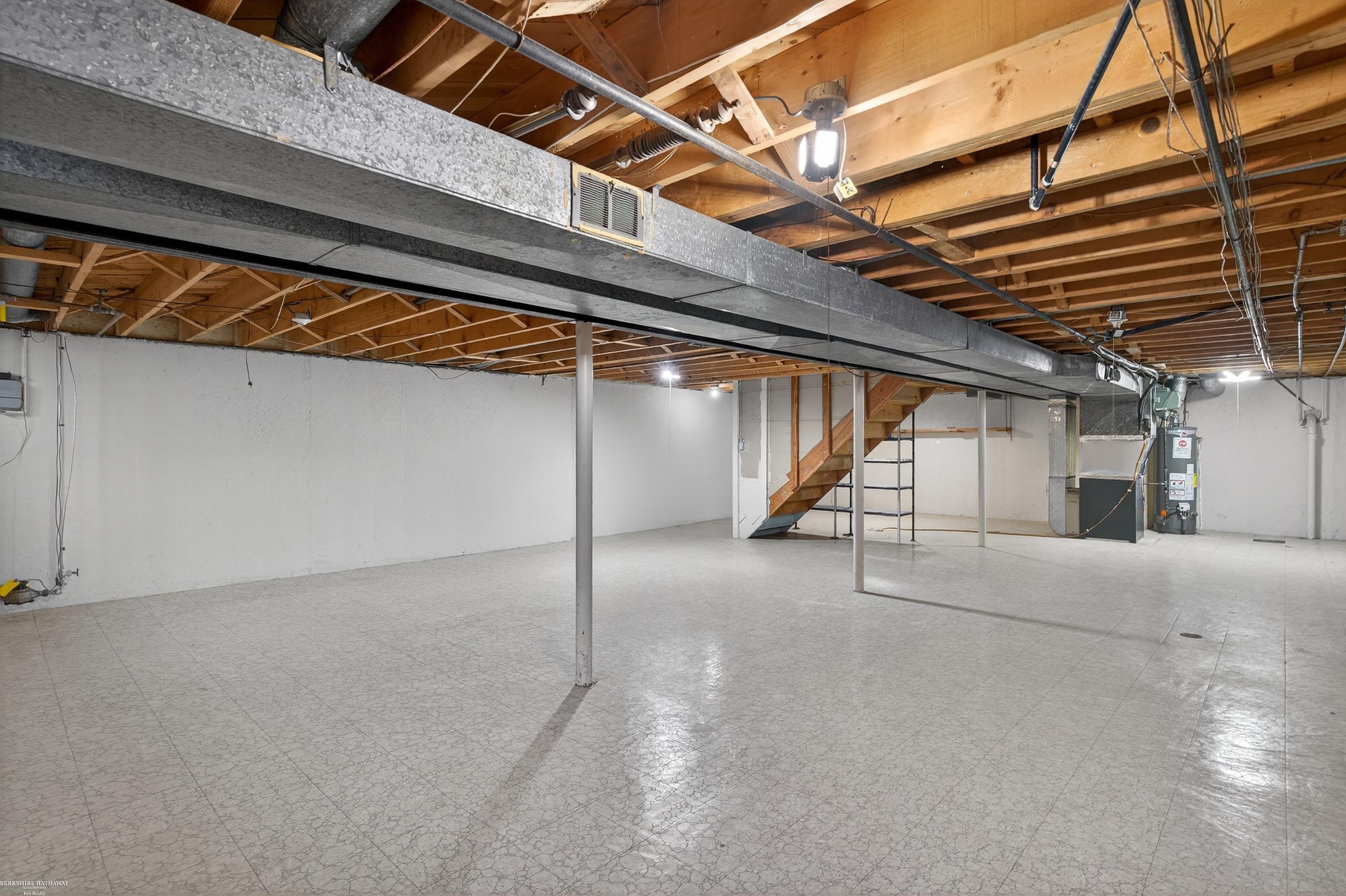 32645 Northampton Drive, Warren, MI, 48093