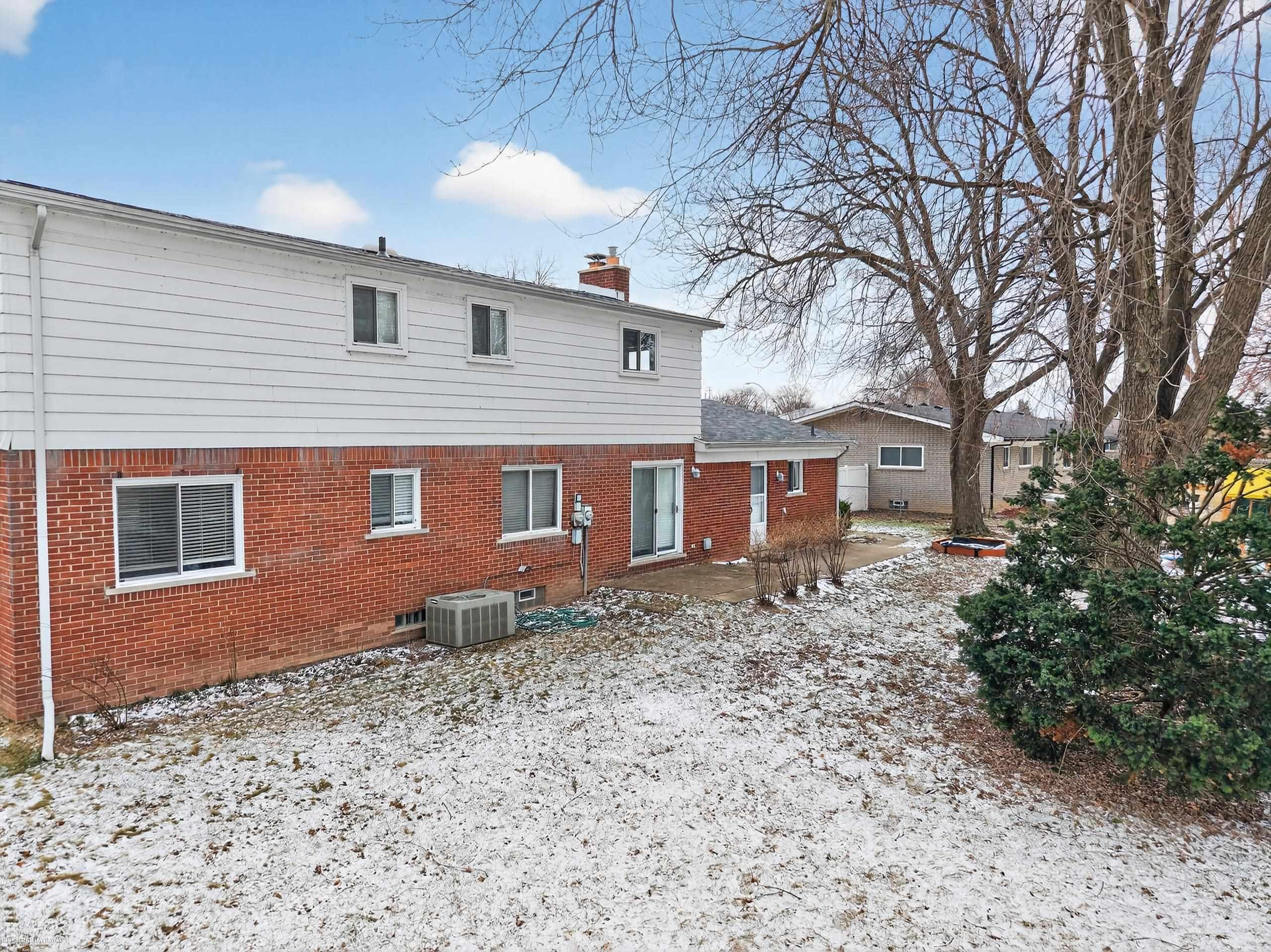 32645 Northampton Drive, Warren, MI, 48093