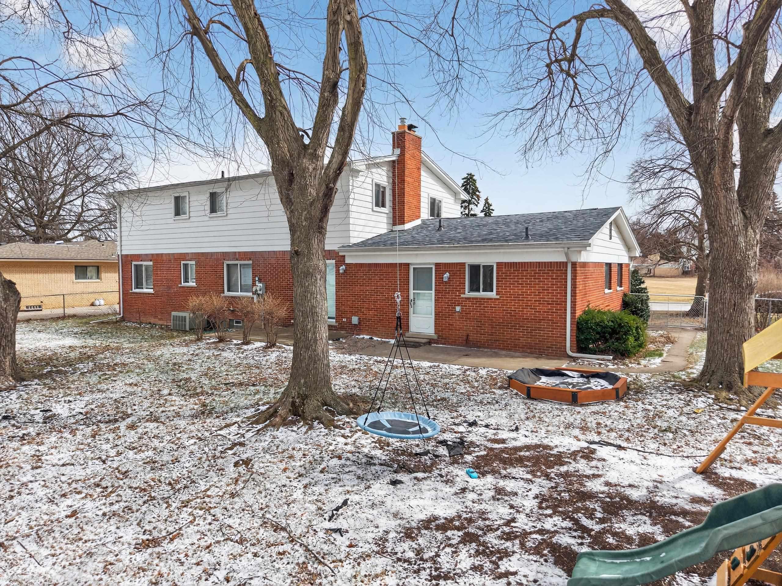 32645 Northampton Drive, Warren, MI, 48093